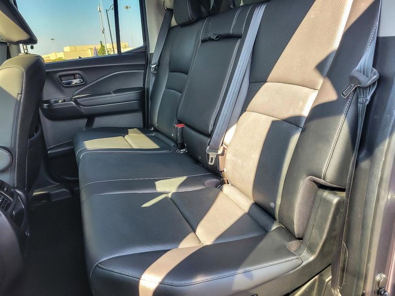 2022 Honda Ridgeline RTL-E photo 12