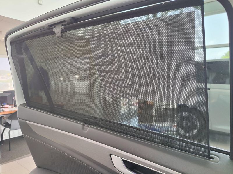 2025 Volkswagen Atlas Cross Sport SE AWD w/Technology/SunroofImage 17