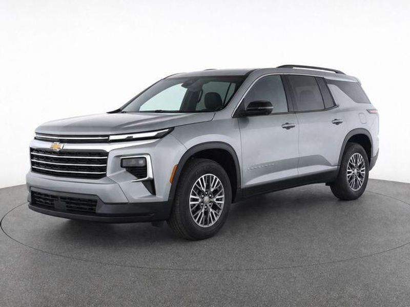 Used 2026 Chevrolet Traverse LT