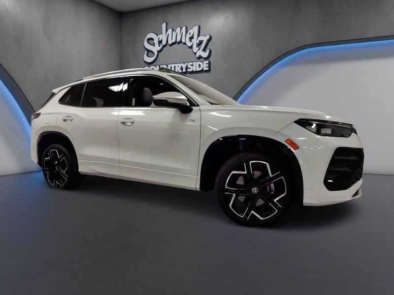 Used 2025 Volkswagen Tiguan SEL R-Line AWD w/Sunroof/NavImage 3