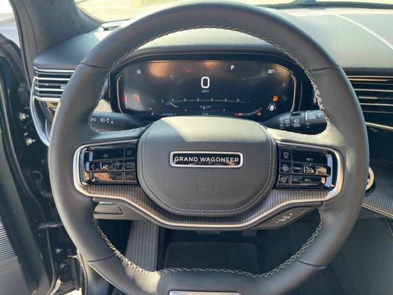 2022 Grand Wagoneer Obsidian 4x4Image 10
