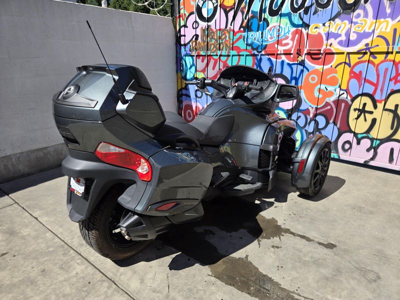 Used 2018 Can-Am SPYDER RT Image 5