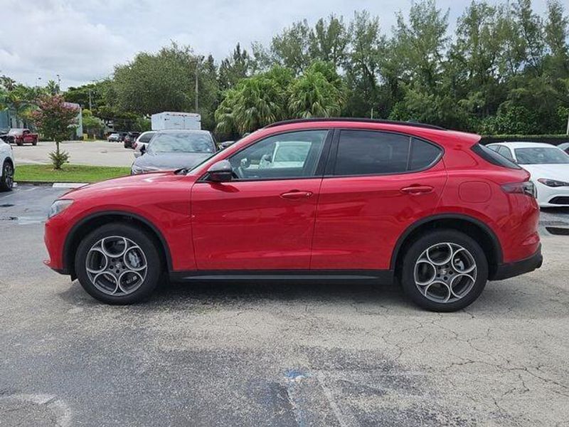 2025 Alfa Romeo Stelvio Sprint photo 7