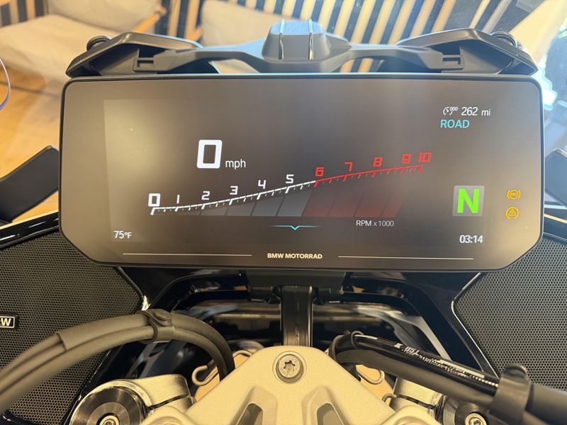 2026 BMW R 1300 RT ALPINE WHITE.. DEMO!!