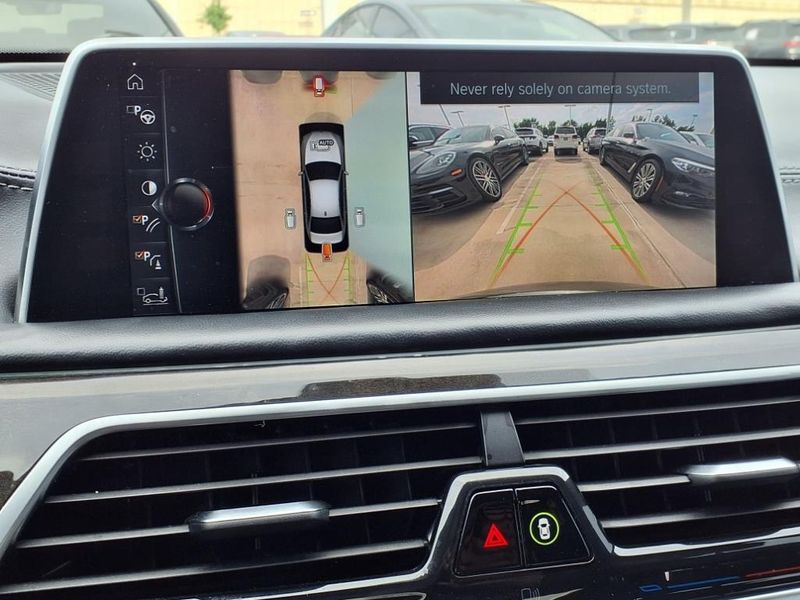 2016 BMW 7 Series 750iImage 10