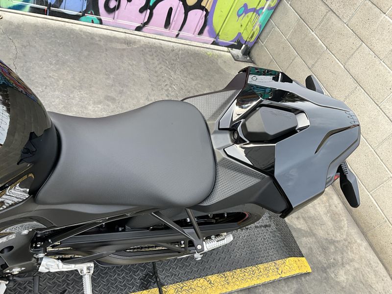 New 2026 BMW S 1000 RR Image 11