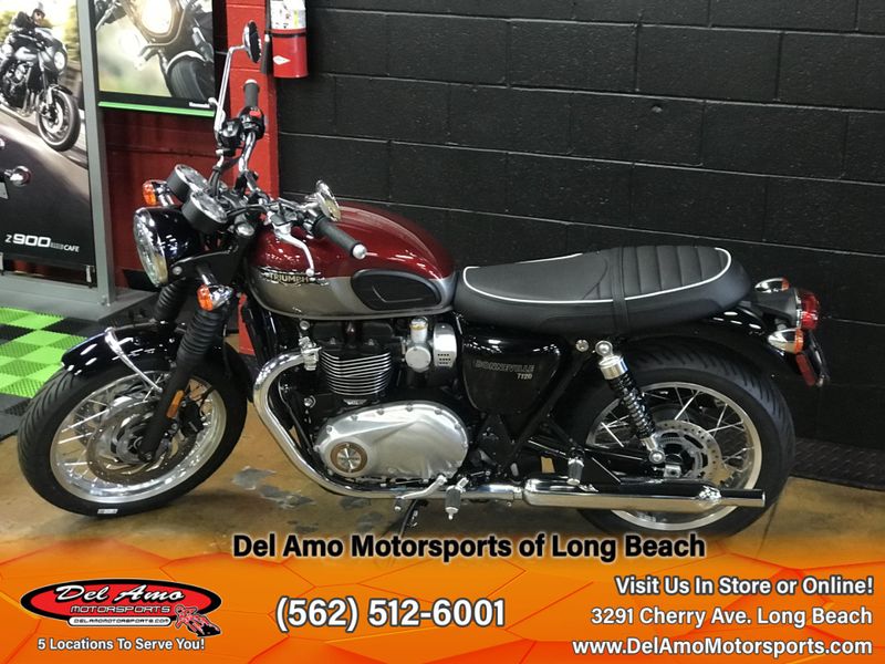 2024 Triumph BONNEVILLE T120  in a CORDOVAN RED/SILVER ICE exterior color. Del Amo Motorsports of Long Beach (562) 362-3160 delamomotorsports.com 