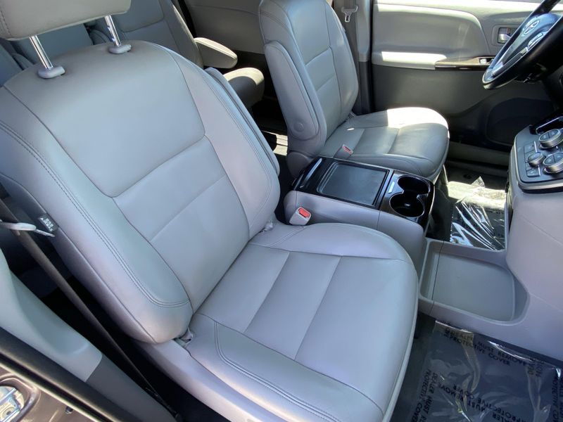 Used 2020 Toyota Sienna XLEImage 11