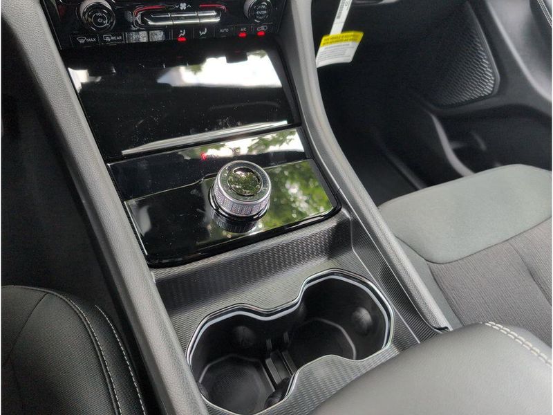 New 2025 Jeep Grand Cherokee Laredo X 4x2Image 19