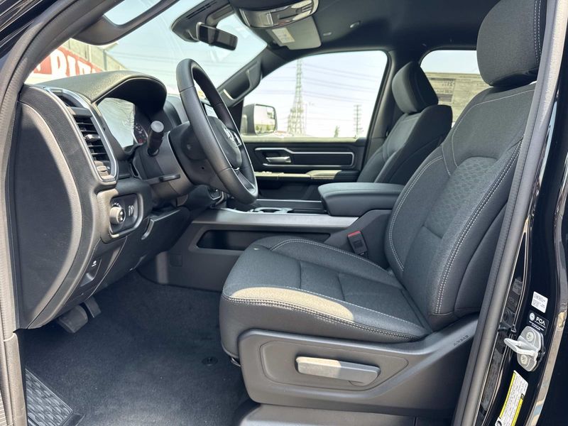 New 2026 RAM 1500 Big Horn Crew Cab 4x2 6'4' Box
