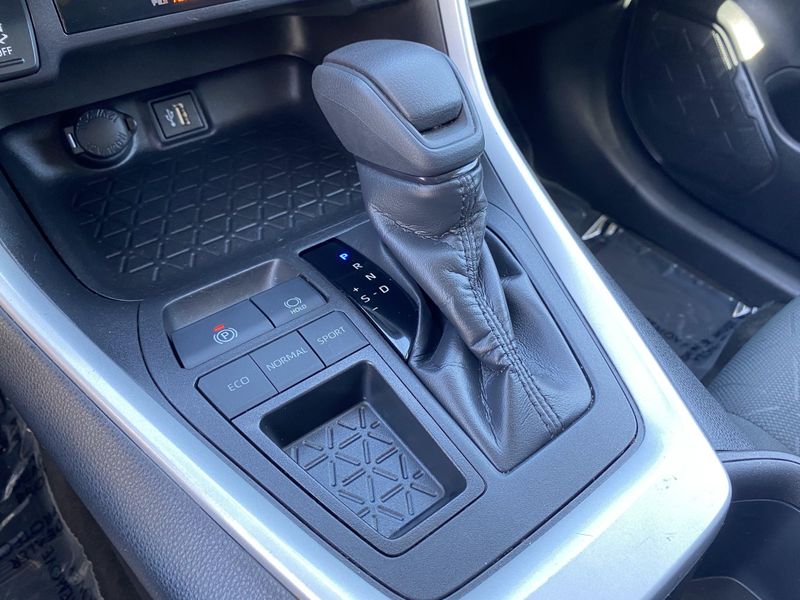 2023 Toyota RAV4 XLEImage 25