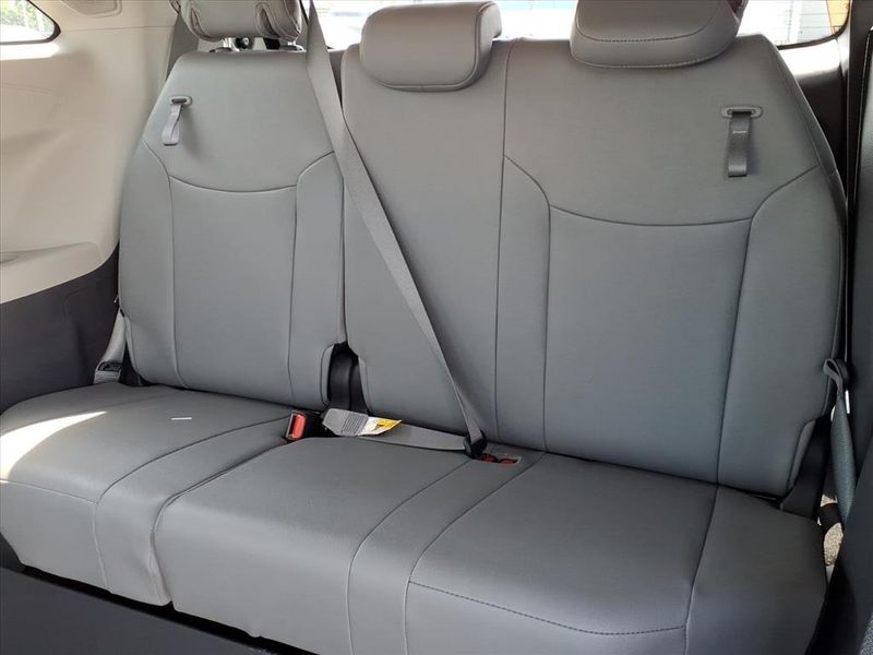 Used 2024 Toyota Sienna XLEImage 10
