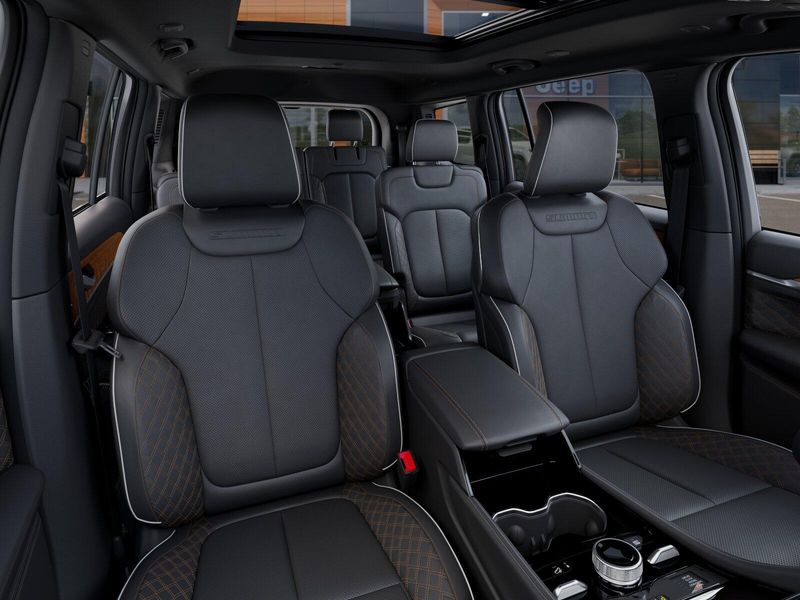 New 2026 Jeep Grand Cherokee L Summit 4x4Image 16