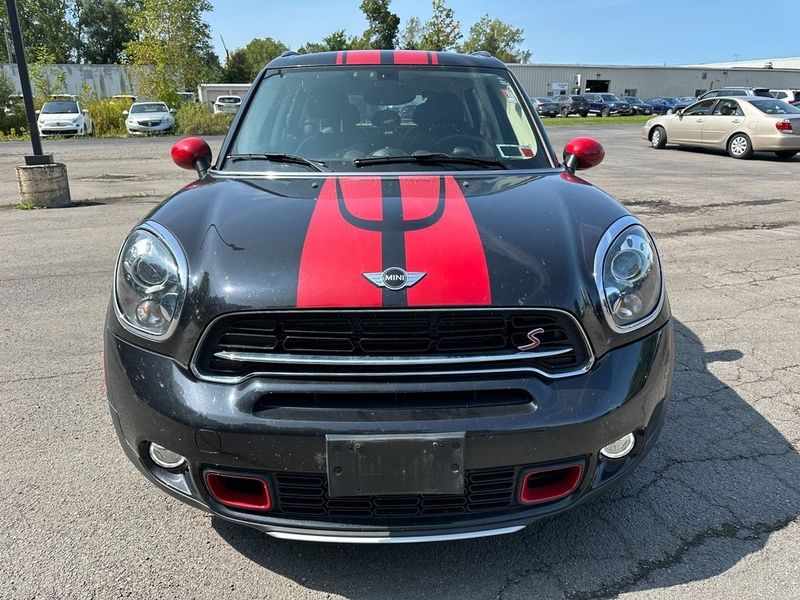 2016 MINI Countryman BaseImage 9