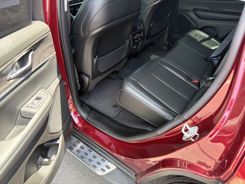 Used 2023 Jeep Grand Cherokee LimitedImage 26
