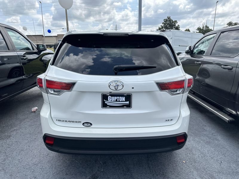 Used 2015 Toyota Highlander XLEImage 8