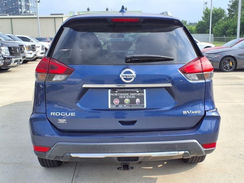 2018 Nissan Rogue SVImage 14