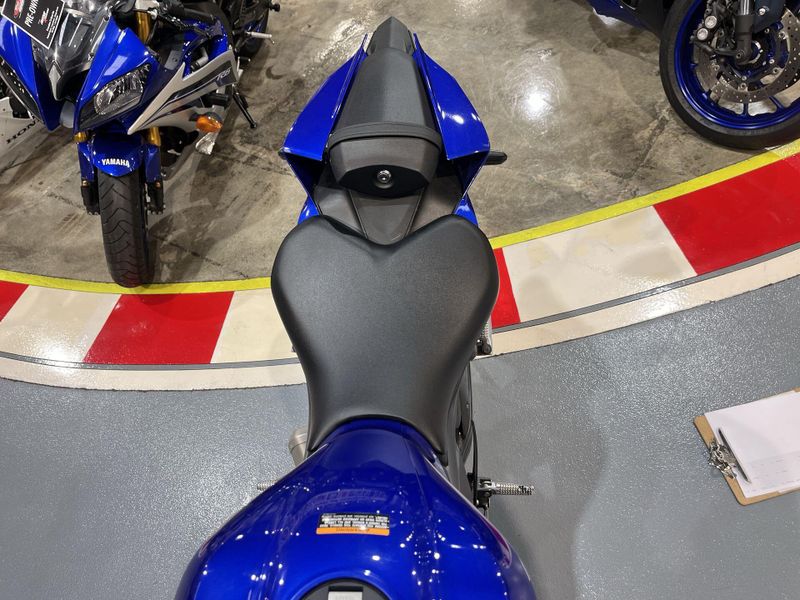Used 2023 Yamaha YZF-R7 CA Image 13