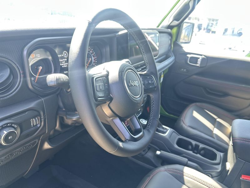 2025 Jeep Wrangler 4-door Rubicon XImage 23