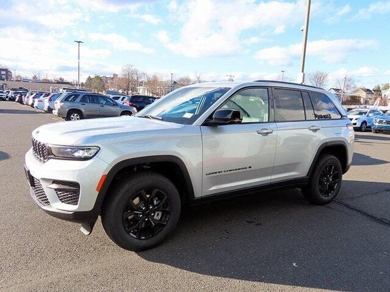 2025 Jeep Grand Cherokee Altitude XImage 1