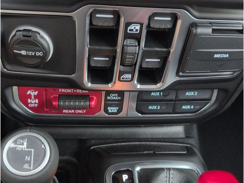 New 2025 Jeep Wrangler 4-door RubiconImage 17