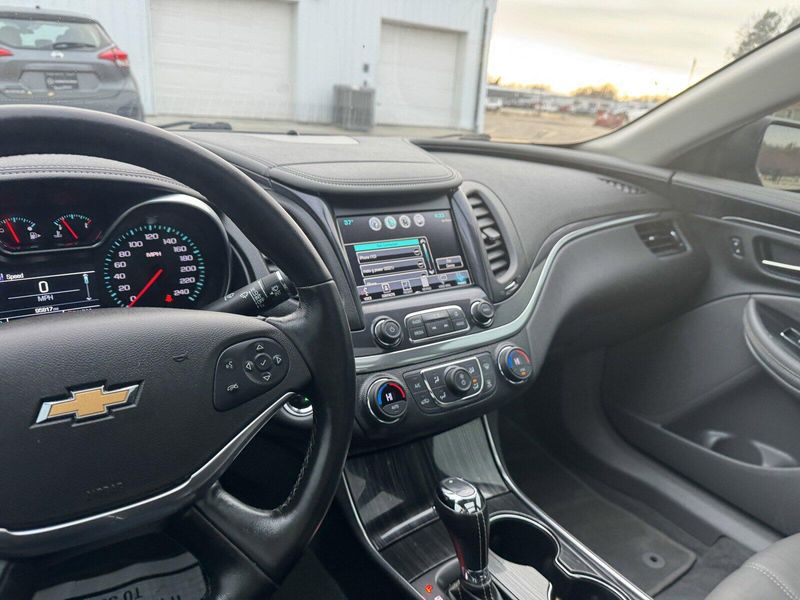 2019 Chevrolet Impala LTImage 26