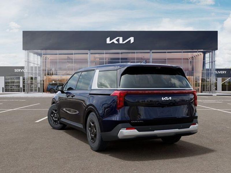 New 2026 Kia Carnival LXSImage 5