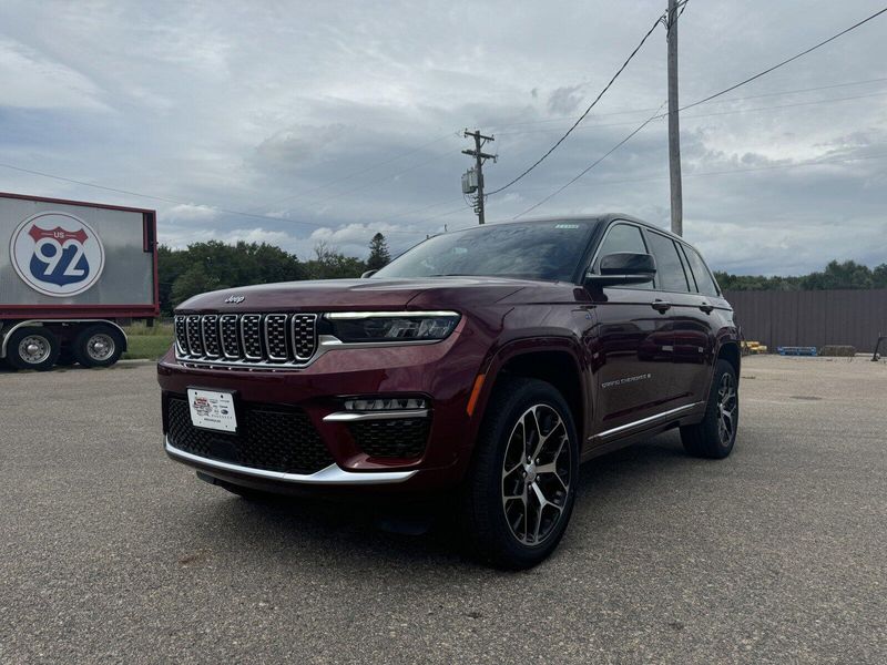 2024 Jeep Grand Cherokee Summit Reserve 4xeImage 4