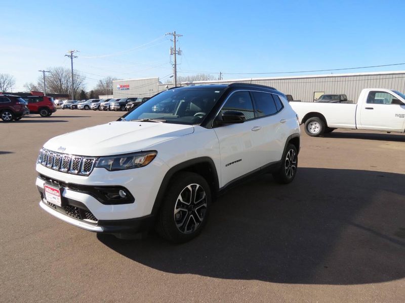 2023 Jeep Compass Limited 4x4 4dr SUVImage 5