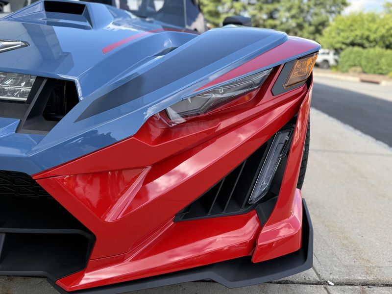 2025 Polaris SLINGSHOT R MANUALImage 9