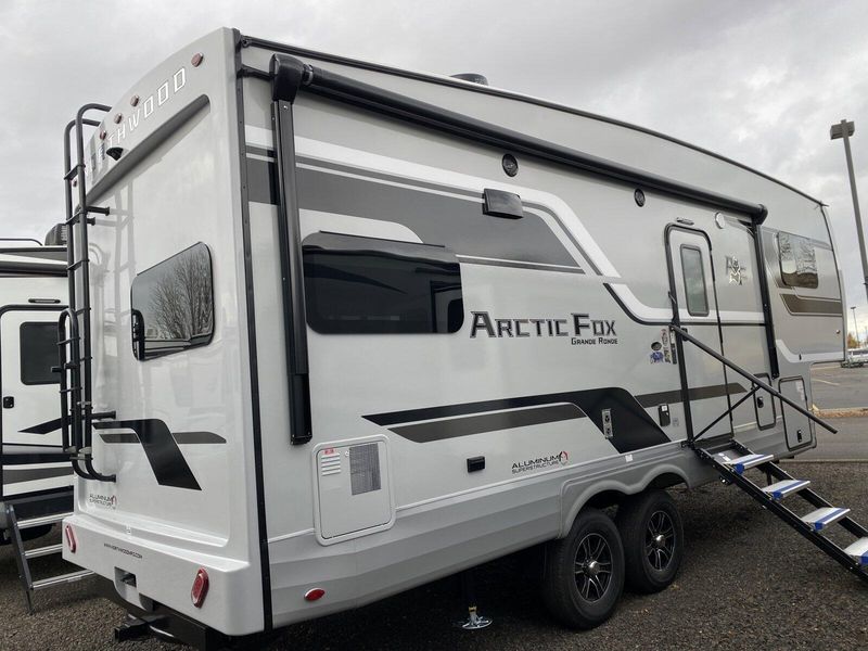 New 2025 ARCTIC FOX 27-5L Image 2