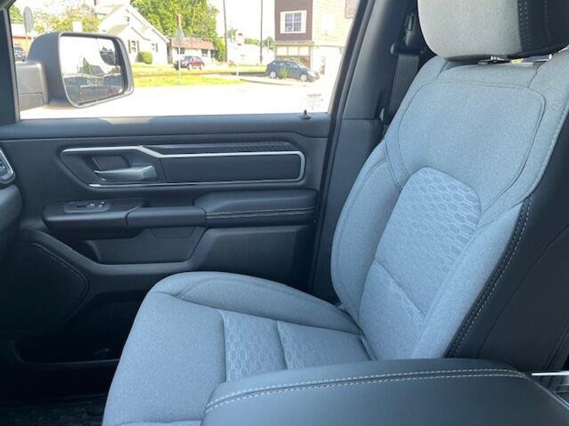 2025 RAM 1500 Big Horn Crew Cab 4x4 5