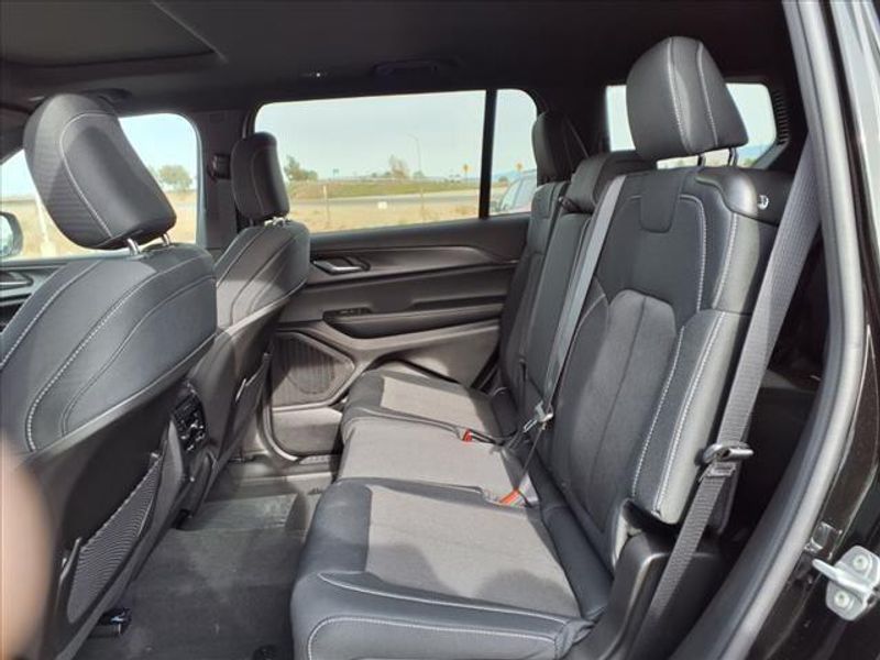 New 2025 Jeep Grand Cherokee L Image 14