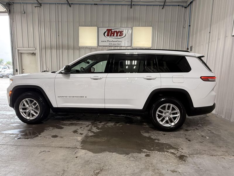 Used 2025 Jeep Grand Cherokee L LaredoImage 14