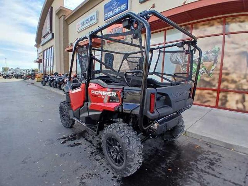 New 2025 Honda PIONEER 10005 DELUXE 
