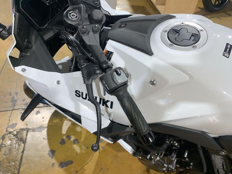 New 2026 Suzuki GSX-8R Image 13