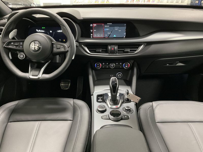 New 2025 Alfa Romeo Stelvio AwdImage 13