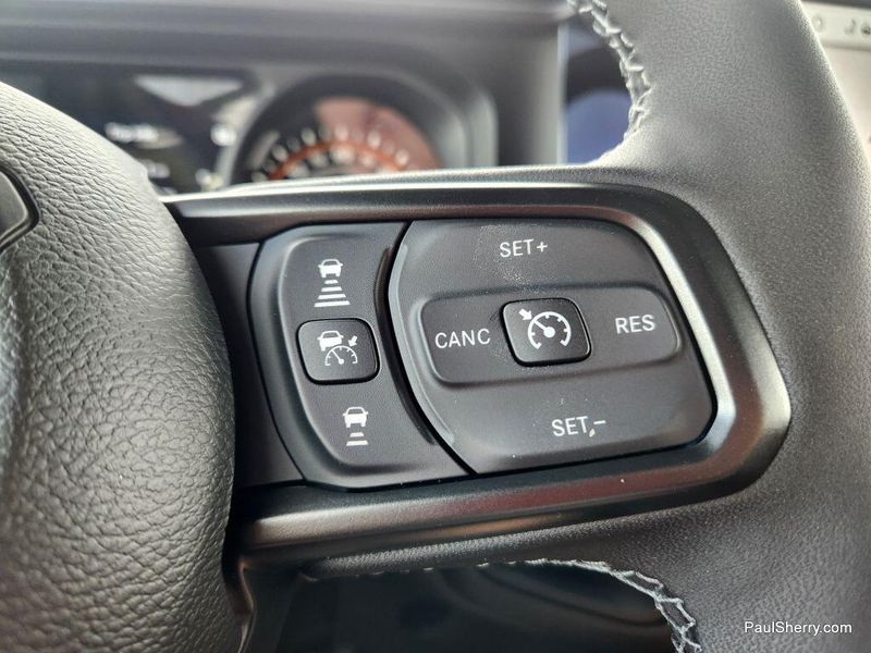 New 2025 Jeep Wrangler 4-door WillysImage 35