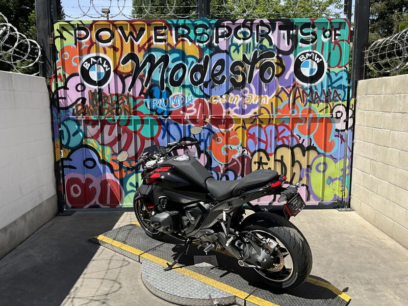 New 2026 BMW R 1300 R Image 6