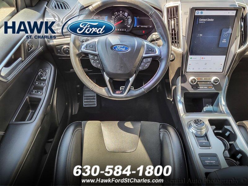2022 Ford Edge ST photo 11