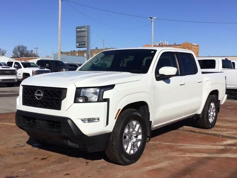 2022 Nissan Frontier SVImage 1