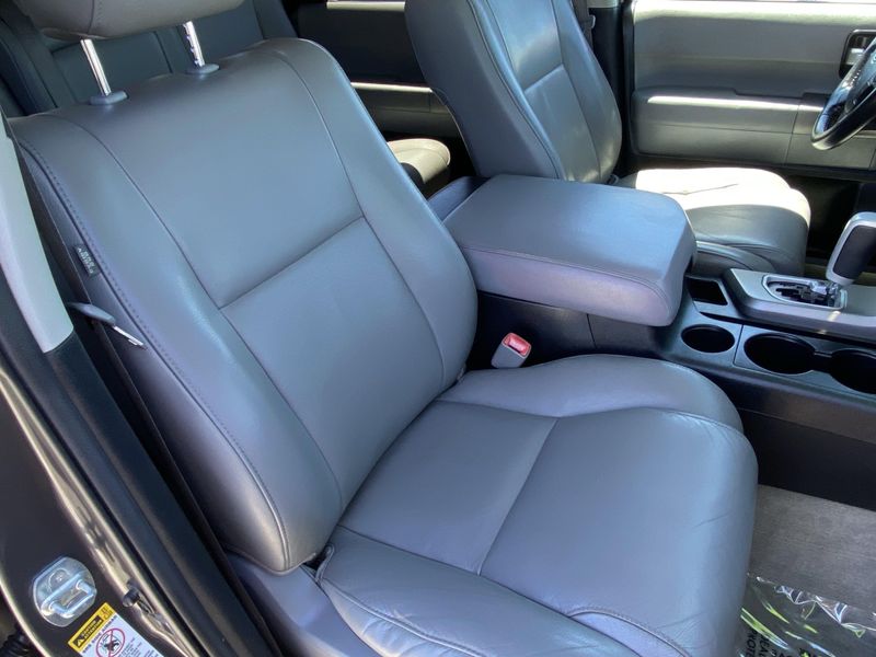 Used 2011 Toyota Sequoia LtdImage 11