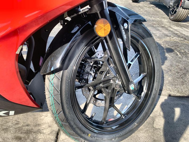 New 2025 Suzuki GSX250R ABS Image 18