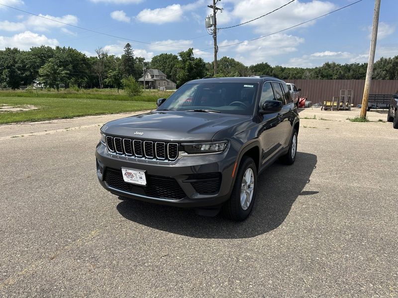 2024 Jeep Grand Cherokee Laredo X 4x4Image 4