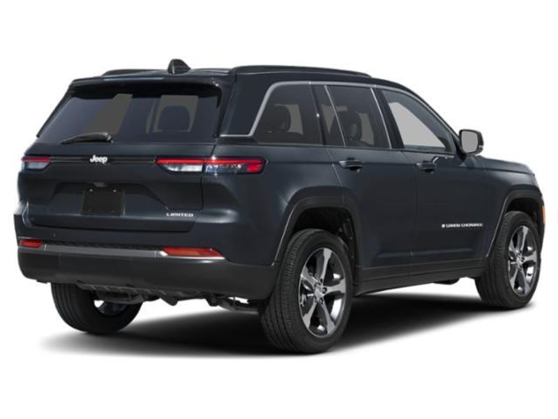 New 2027 Jeep Grand Cherokee Laredo XImage 3