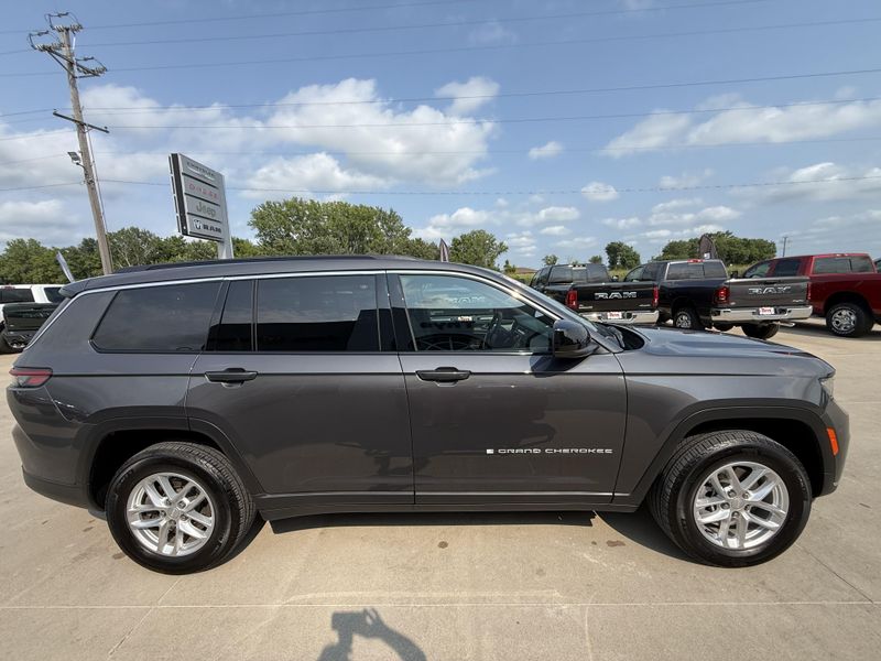 Used 2025 Jeep Grand Cherokee L LaredoImage 36