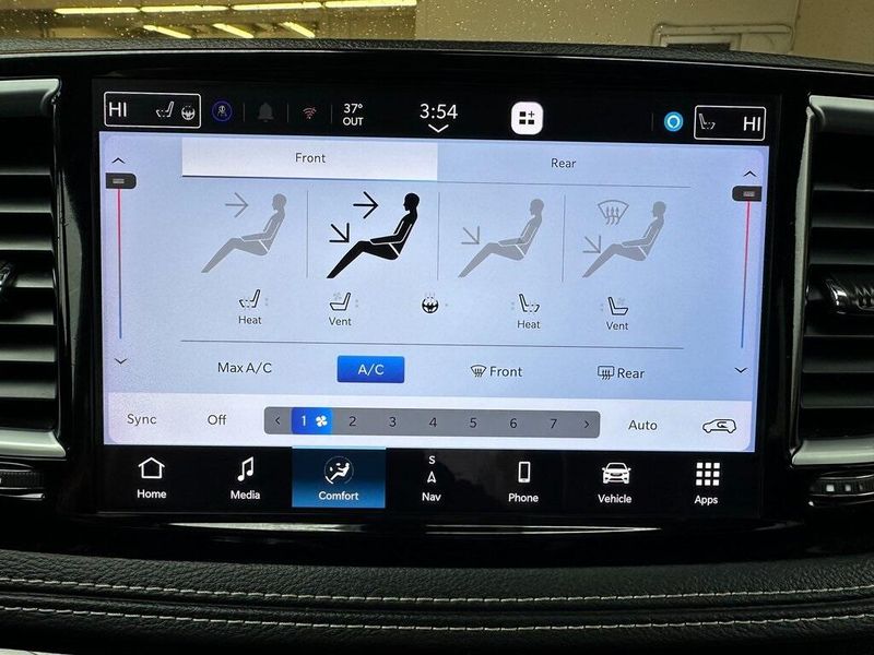 2023 Chrysler Pacifica LimitedImage 6