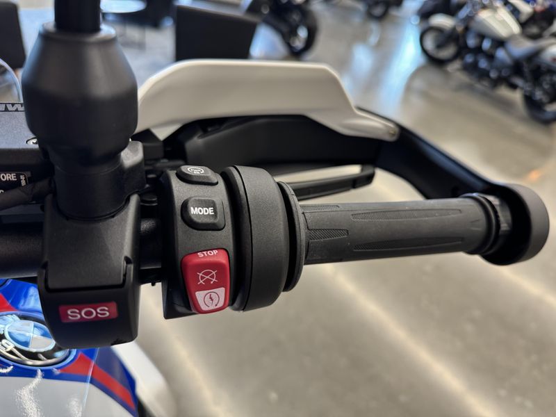 2025 BMW R 1300 GS - TROPHY - RACING BLUE METALLIC 