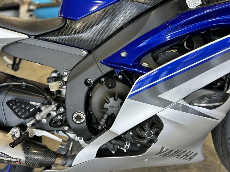 Used 2015 Yamaha YZF-R6 Image 11