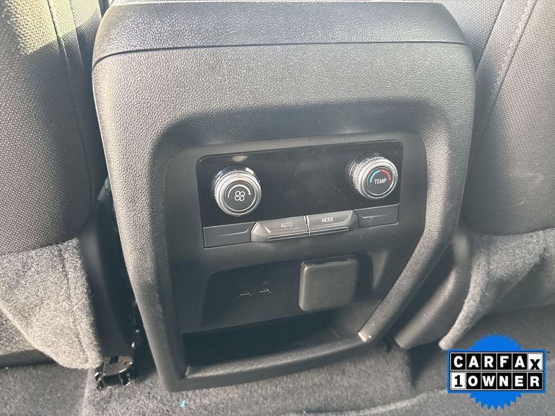 Used 2025 GMC Acadia FWD ElevationImage 19